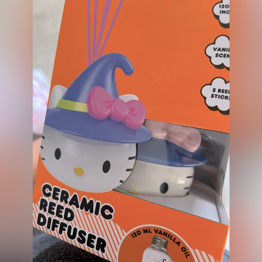 Hello kitty witch 🧙 diffuser !